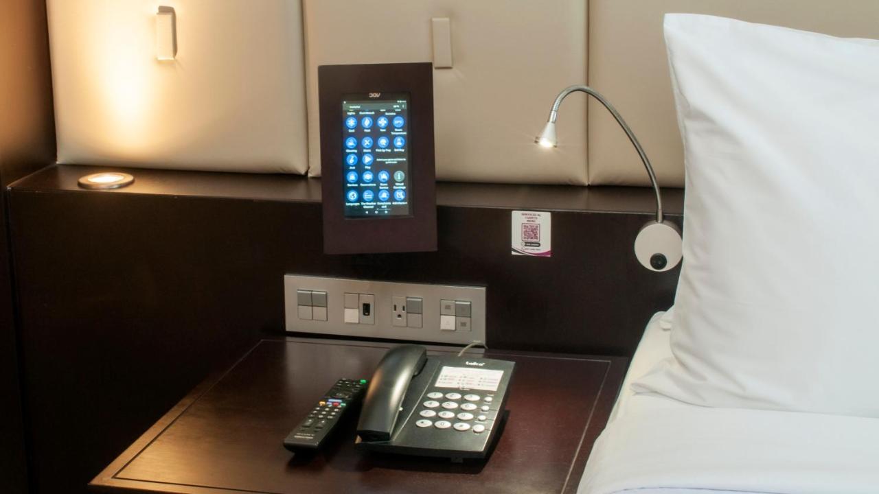 Belair Unique Mexico City Wtc, Trademark By Wyndham Luaran gambar A telephone with a built-in IP telephone